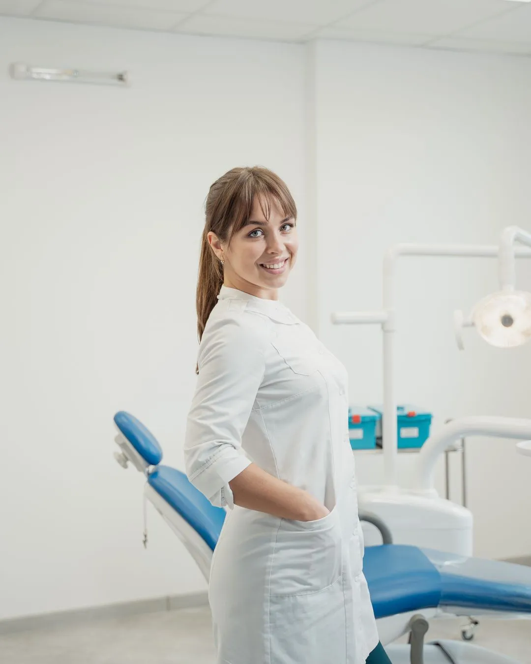 Dr. Vas Emília vezető fogorvos, implantológus portréja